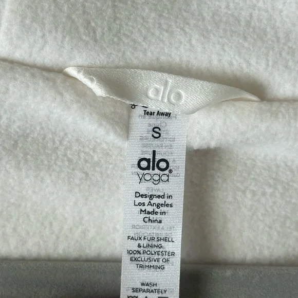 ALO Yoga Soft White Sherpa Jacket